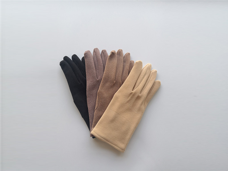 Solid color gloves for keeping warm