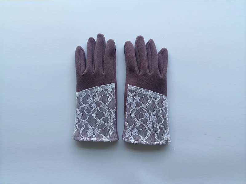 Gloves with lace