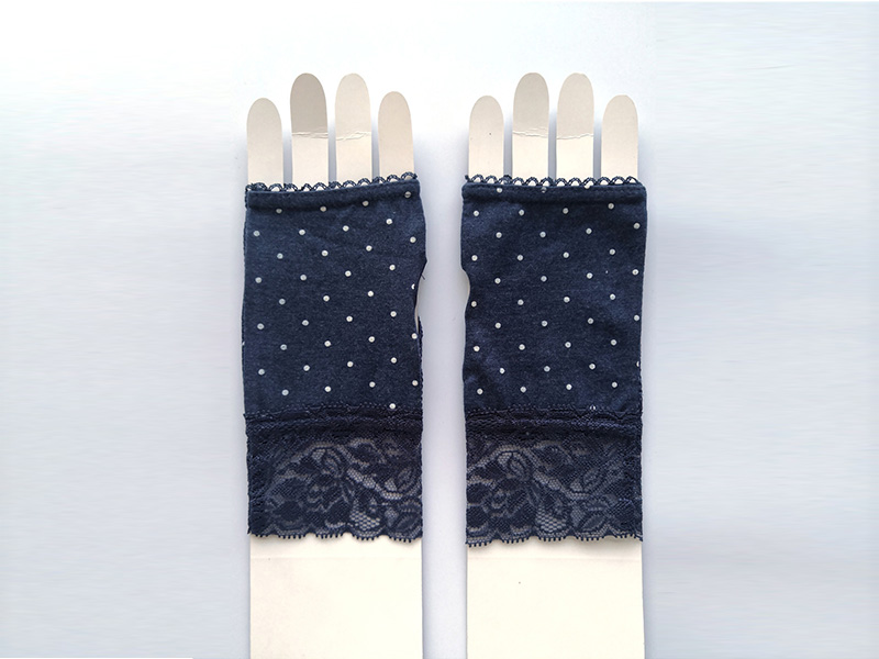 UV protection non-finger gloves with lace and wave point pattern
